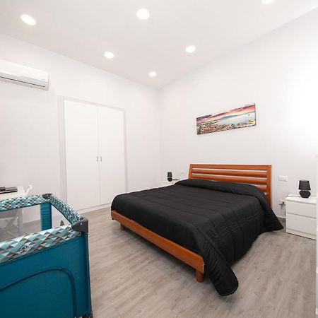 Casa Vacanze Alma B&B Grazioso Appartamento Sul Lungomare Di Pozzuoli A 300Mt Dal Centro E Dal Rione Terra By Movery エクステリア 写真